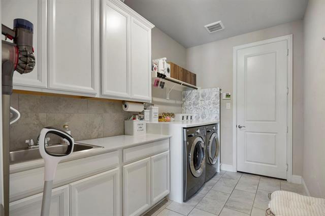 Building Photo - 2124 Dublin Ct