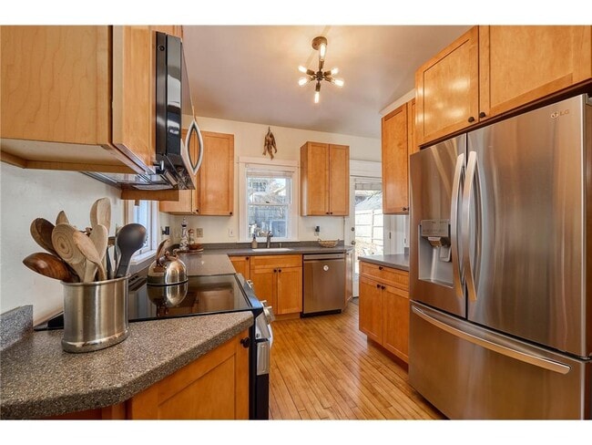 Building Photo - 4520 Bryant Ave S