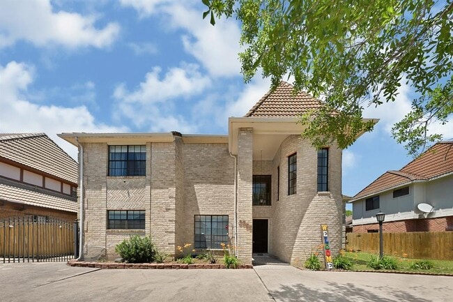 Building Photo - 3555 Ashfield Dr
