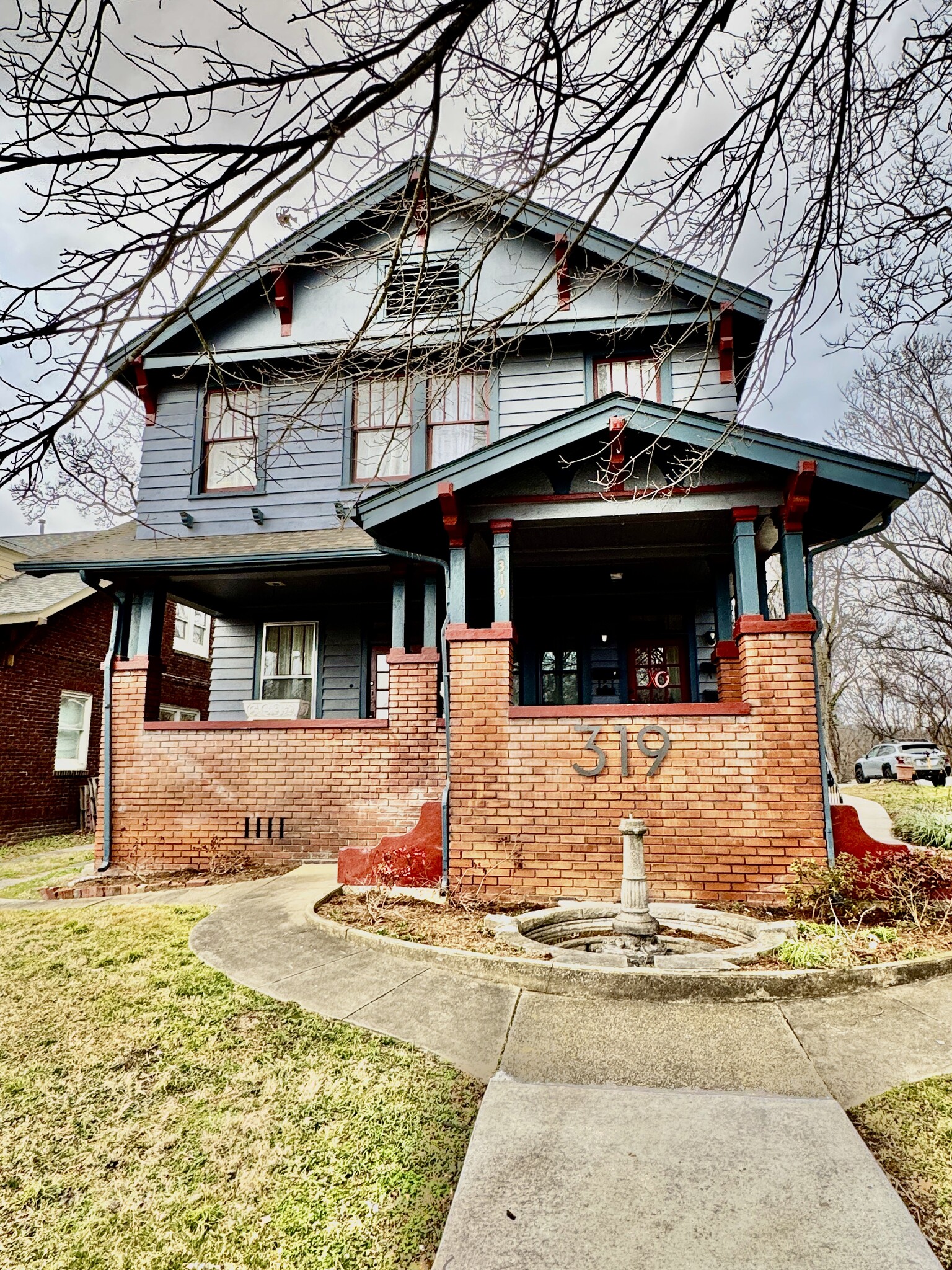 Building Photo - 319 E Scott Ave