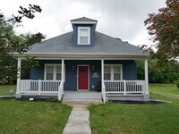 Building Photo - 208 Vineyard Rd