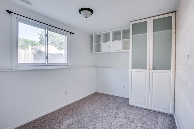 Building Photo - 2670 Stoneybrook Ln