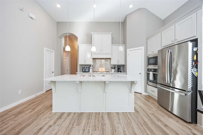 Building Photo - 12610 Woodbourne Forest Dr