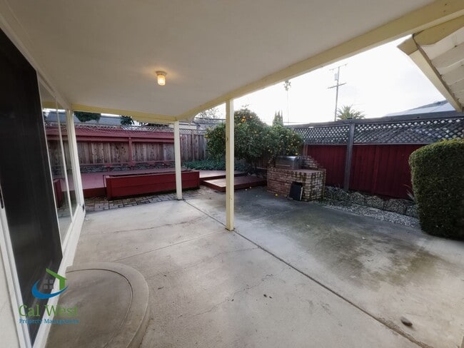 Building Photo - $4,795 - Beautiful 4 beds/2 Baths Home near Los Gatos Border