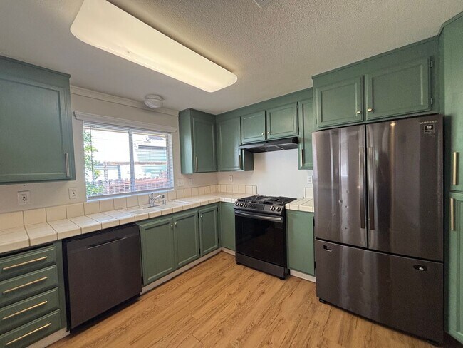 Building Photo - Charming 3 Bed, 2 Bath Home with 2-Car Garage – Rent Ready!