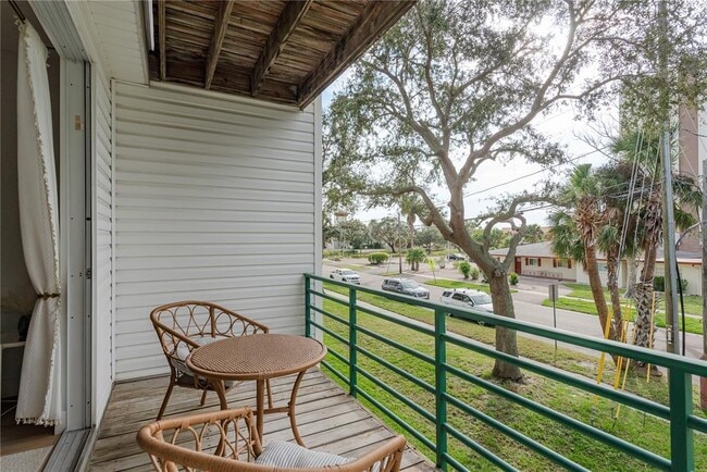 Building Photo - 320 Island Way