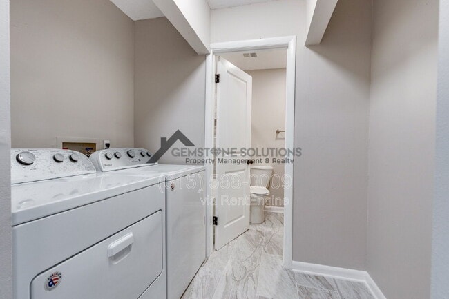 Building Photo - 2004 Granville Rd