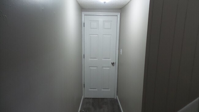 Building Photo - COMING SOON! Renovated 3 Bedroom, 2 bath R...