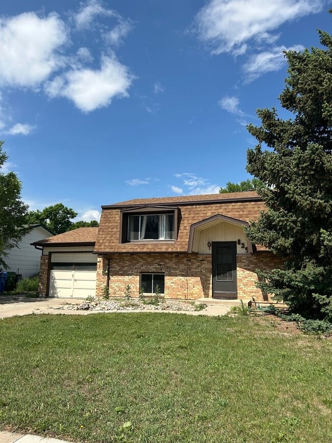 Primary Photo - Charming Home Near the Foothills