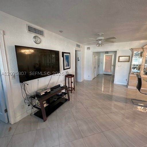 Building Photo - 440 Paradise Isle Blvd