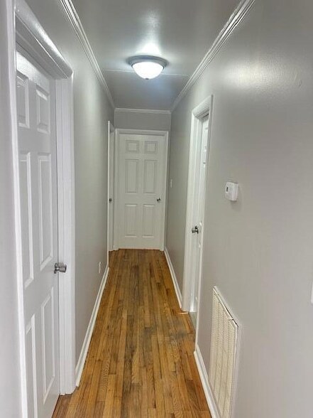 Building Photo - 208 SE Dockery Ln