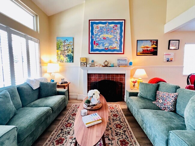 Primary Photo - Beautiful 4 bedroom 2 bath House, adorable...