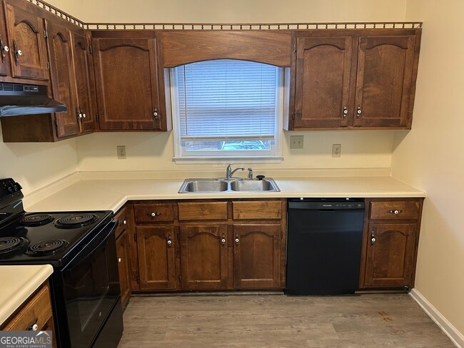 Building Photo - 250 Cleveland Rd