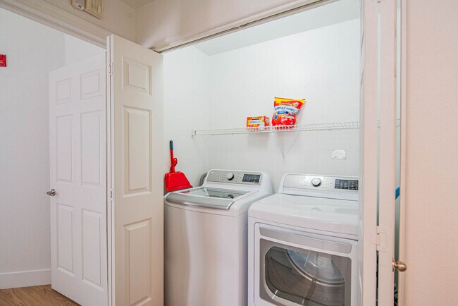 Building Photo - 7455 N 95th Ave