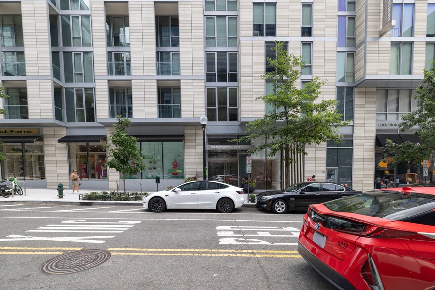 Building Photo - 875 10th St NW