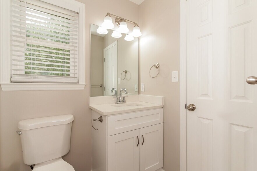 Building Photo - 4907 Hunters Knoll Dr