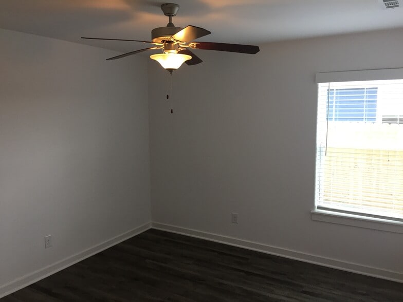 2nd bedroom - 2706 N Teresa Dr