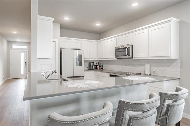 Building Photo - 3202 Glorioso Dr