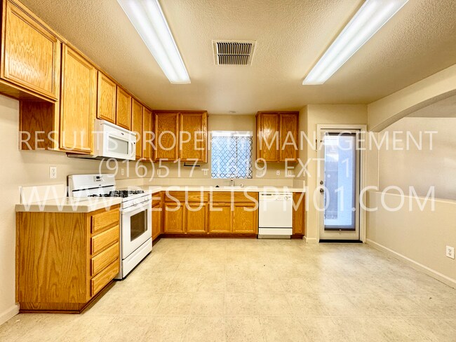 Building Photo - Stunning Single-Story Home in Exclusive Gated Community!