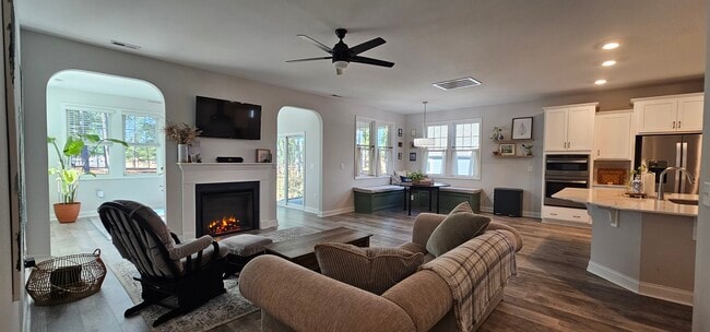 Building Photo - 1032 Hyco rd