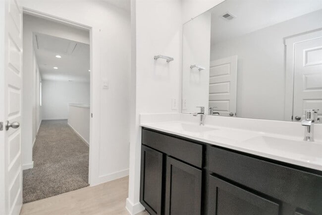 Building Photo - 3843 Pierce Pl Ln
