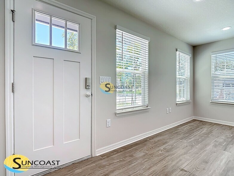 Building Photo - 3821 SW 43rd Ct