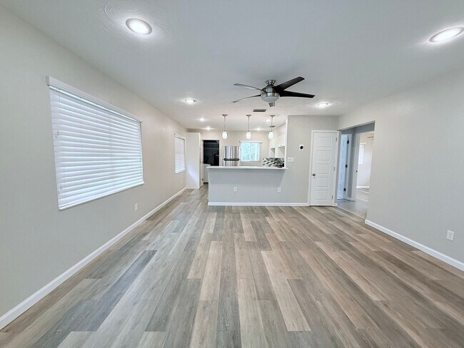 Building Photo - 2716 Blossom Dr