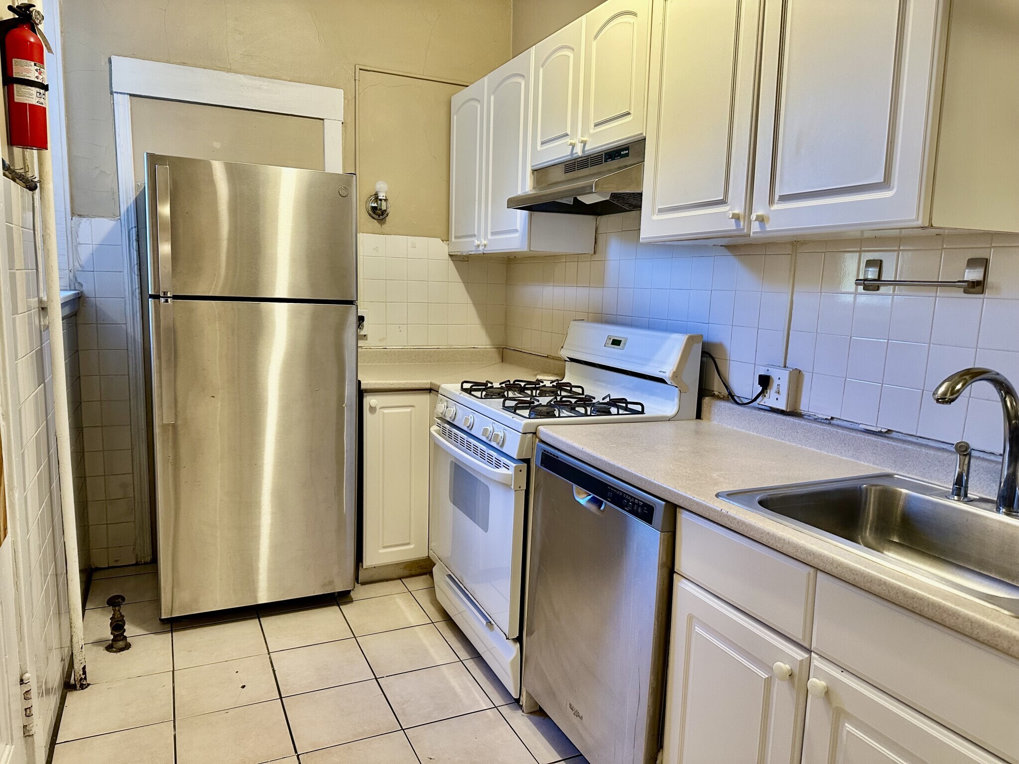 Building Photo - 330 St Paul St