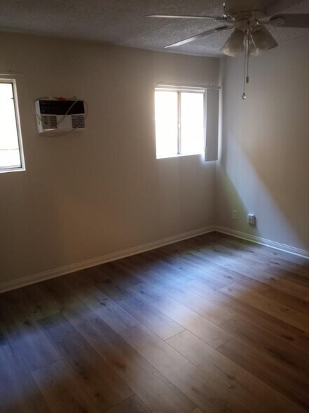 Building Photo - 11725 Gilmore St