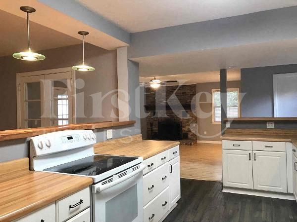 Building Photo - 6003 Holly Bay Dr