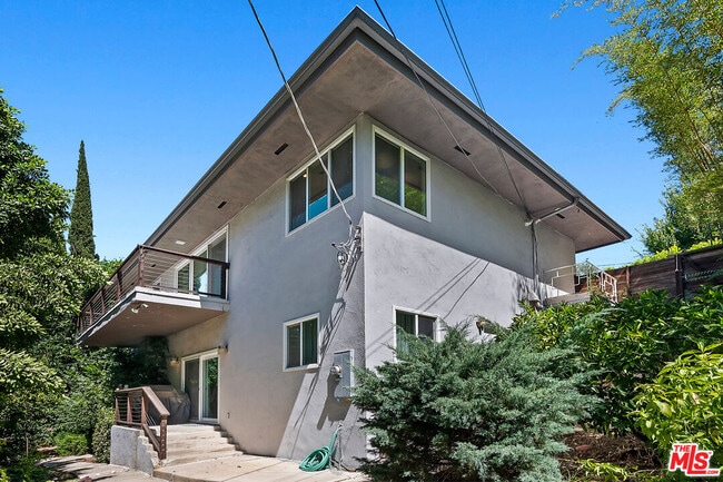 Building Photo - 3729 Reklaw Dr