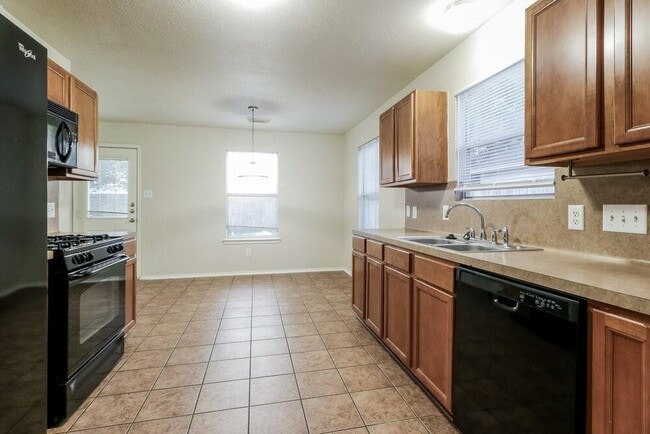 Building Photo - 20150 Deerbrook Park Blvd