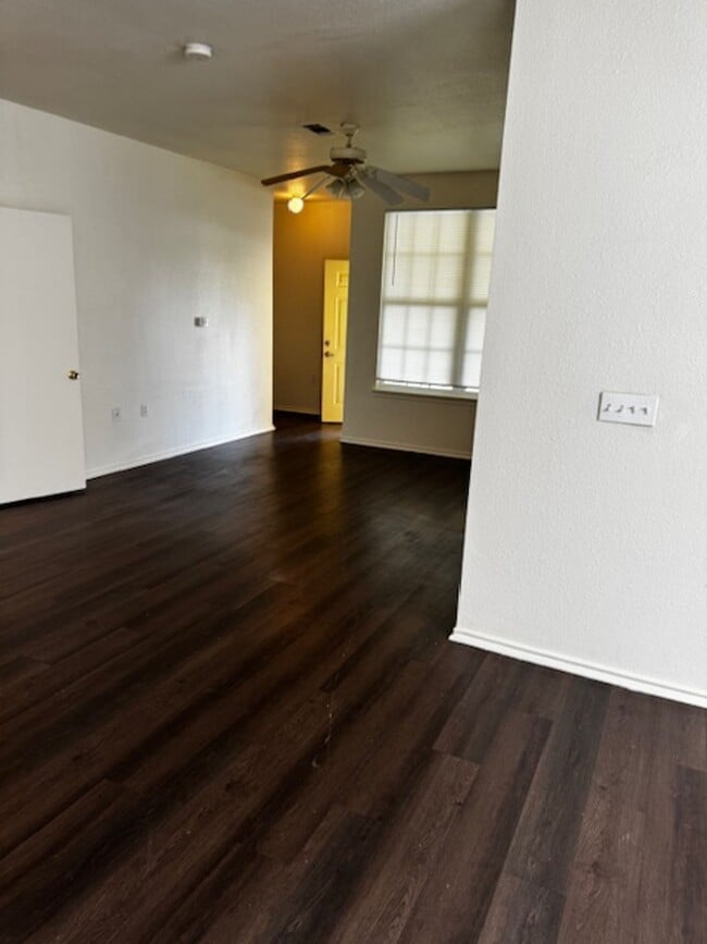 Building Photo - Scenic Gardens Estates