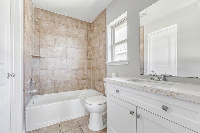 Building Photo - 15010 Golden Summer Ct