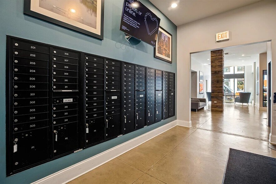 Building Photo - 2299 S Michigan Ave