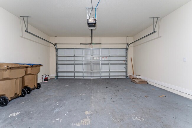 Building Photo - 4758 Kissimmee