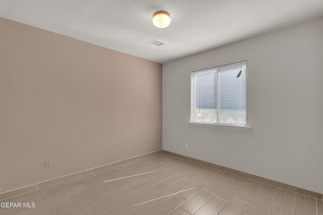 Building Photo - 803 Luisa St