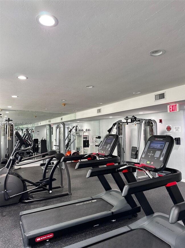 Building Photo - 1408 Brickell Bay Dr