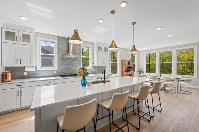 Building Photo - Modern Luxury!  Lakes of Orange Single family home