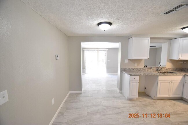 Building Photo - 7317 Dianne Dr