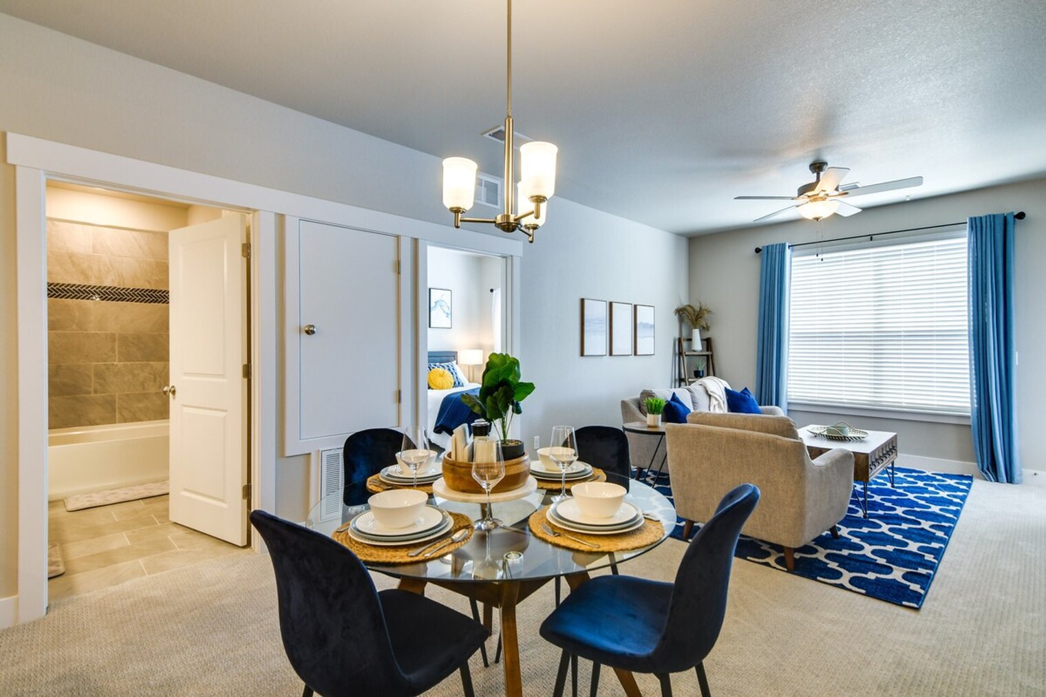 Building Photo - 4622 Hahns Peak Dr