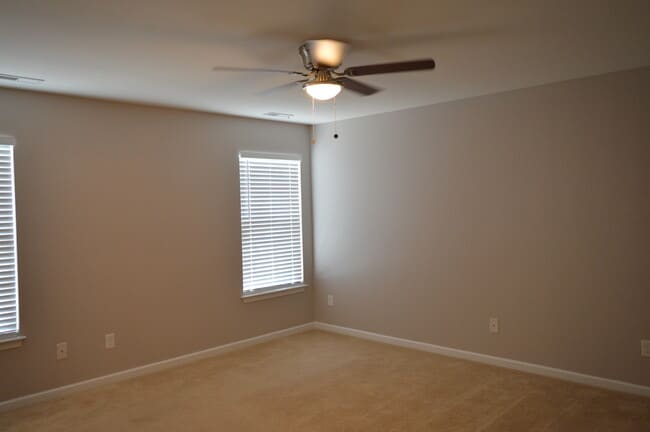 Building Photo - 15609 Troubadour Ln