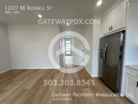 Building Photo - 11227 NE Russell St