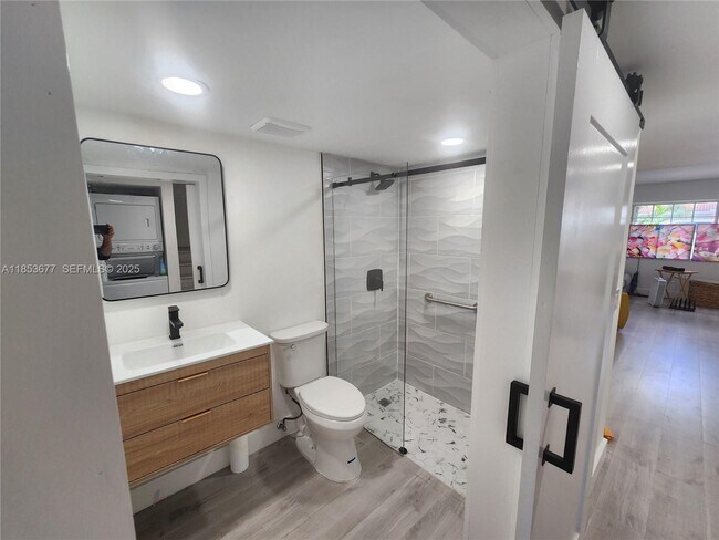 Building Photo - 6886 NW 166th Terrace