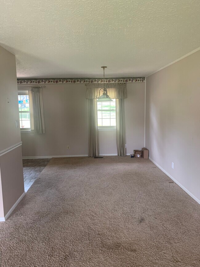 Building Photo - 2829 Hillside Dr