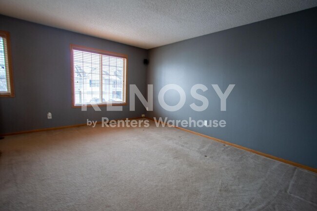 Building Photo - Available August 8 - 2 Bed/1.5 Bath Townhome in Prior Lake