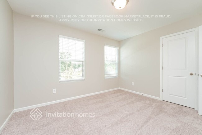 Building Photo - 2105 Boxwood Cir