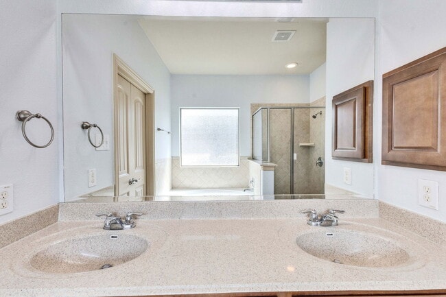 Building Photo - 2300 Dovetail St