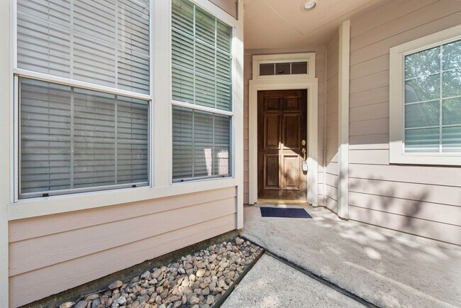 Building Photo - 99 E Greenhill Terrace Pl