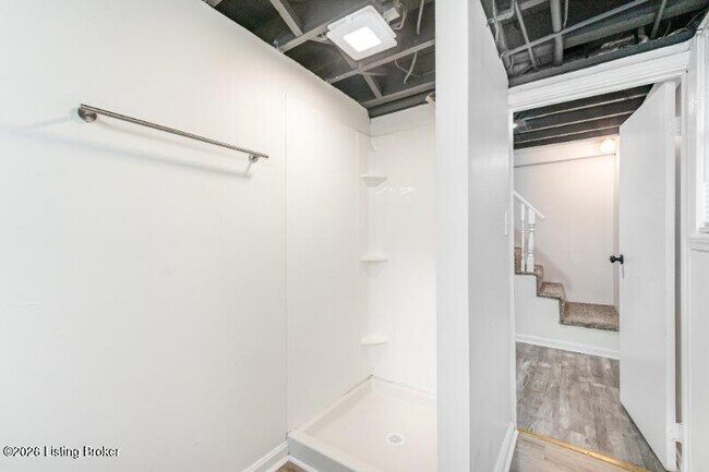 Building Photo - 4806 Peachtree Ave